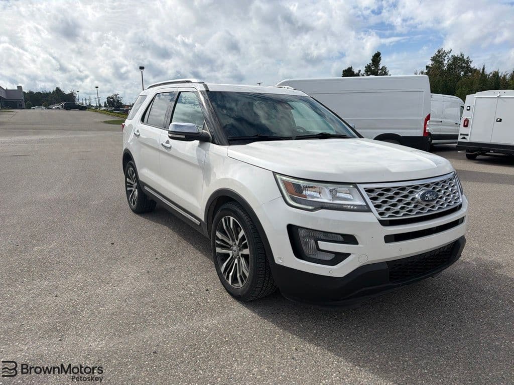 2017 Ford Explorer Platinum — photo 1 of 11