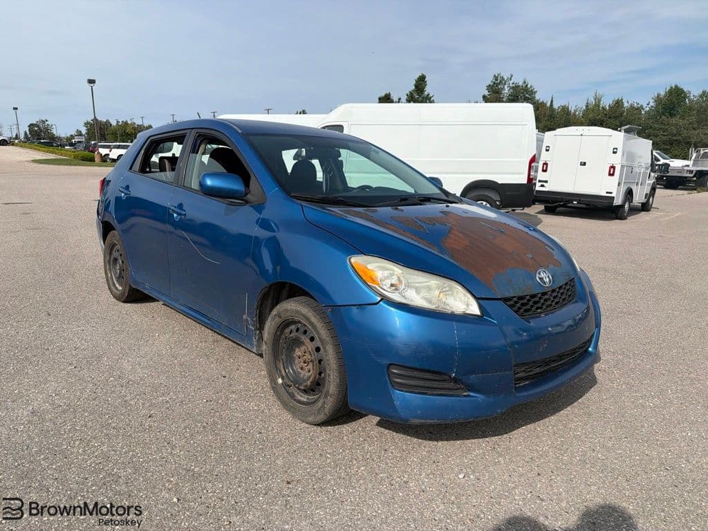 2010 Toyota Matrix Base — photo 1 of 10