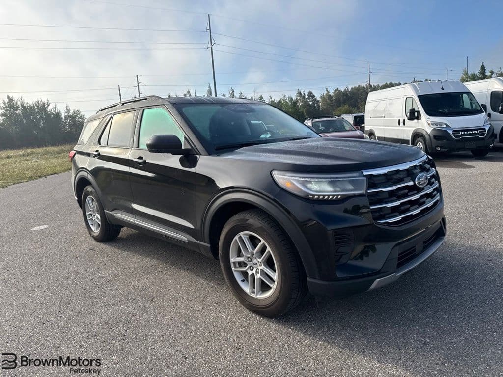 2025 Ford Explorer Active — photo 1 of 15