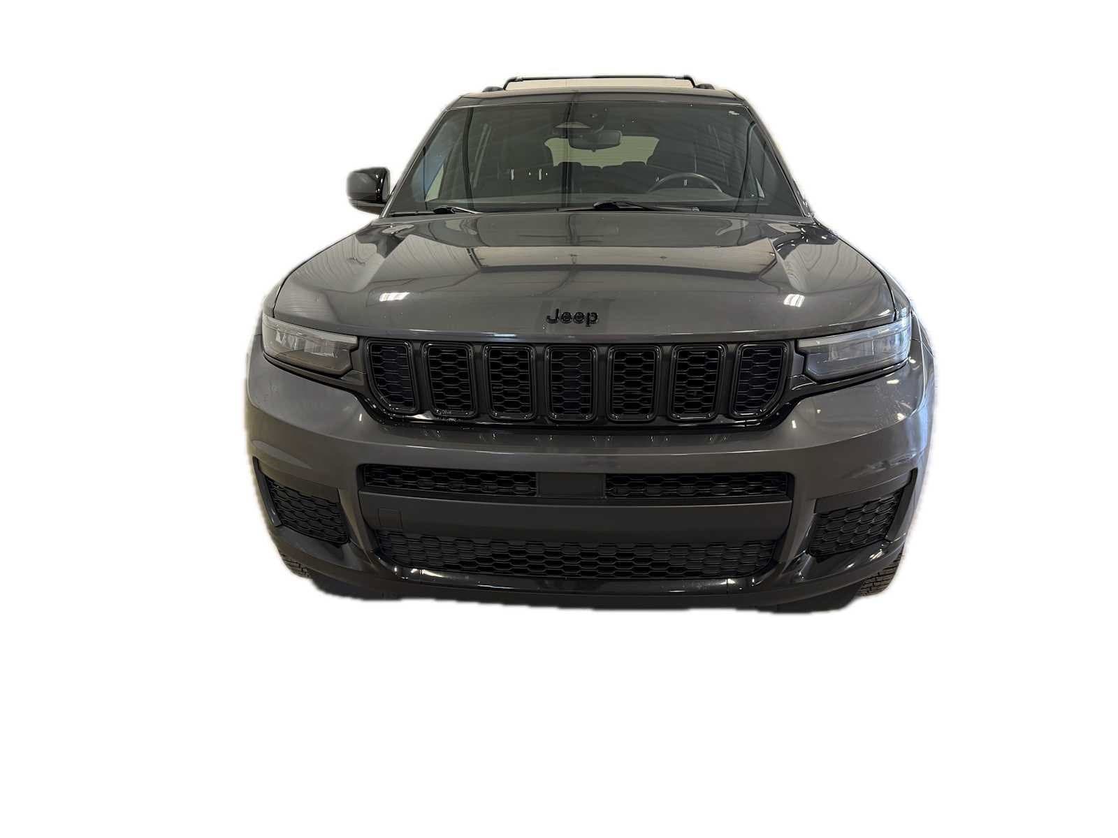 2021 Jeep Grand Cherokee L Laredo — photo 1 of 45