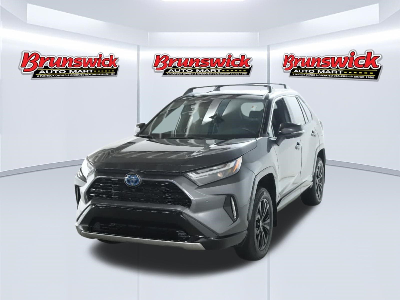 2024 Toyota RAV4 Hybrid XSE — photo 1 of 49