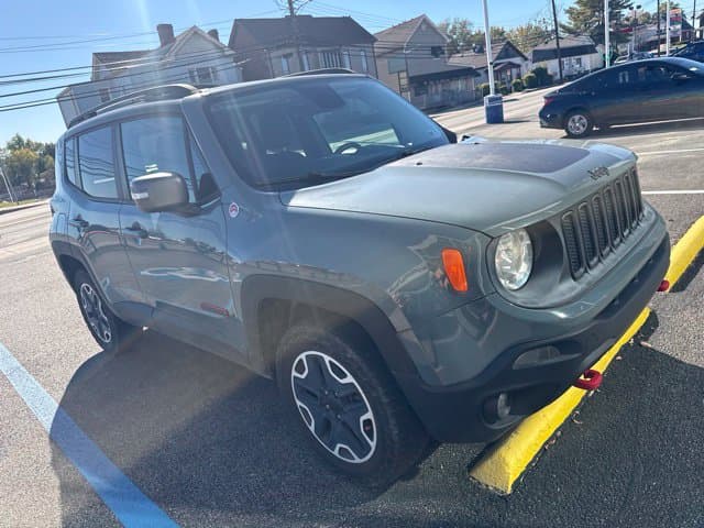 2016 Jeep Renegade Trailhawk — photo 1 of 5