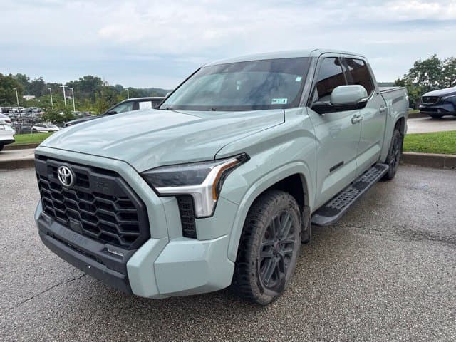 2023 Toyota Tundra 4WD SR5 — photo 1 of 4