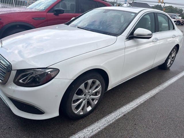 2017 Mercedes-Benz E-Class Base — photo 1 of 11