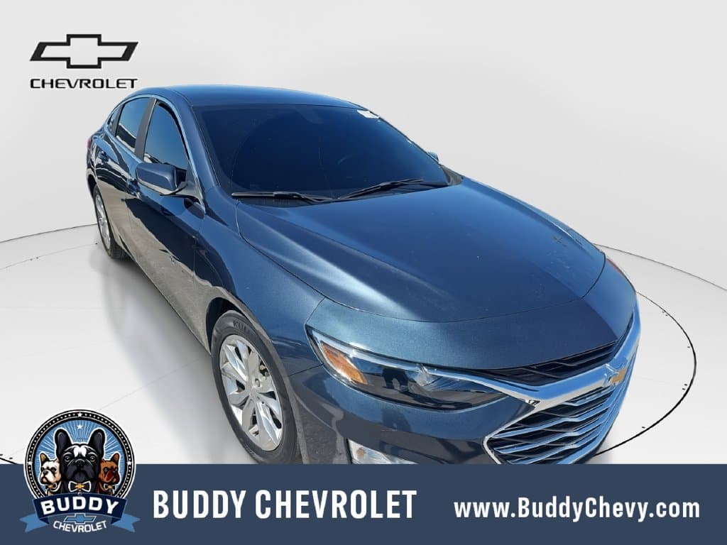 2020 Chevrolet Malibu LT — photo 1 of 2