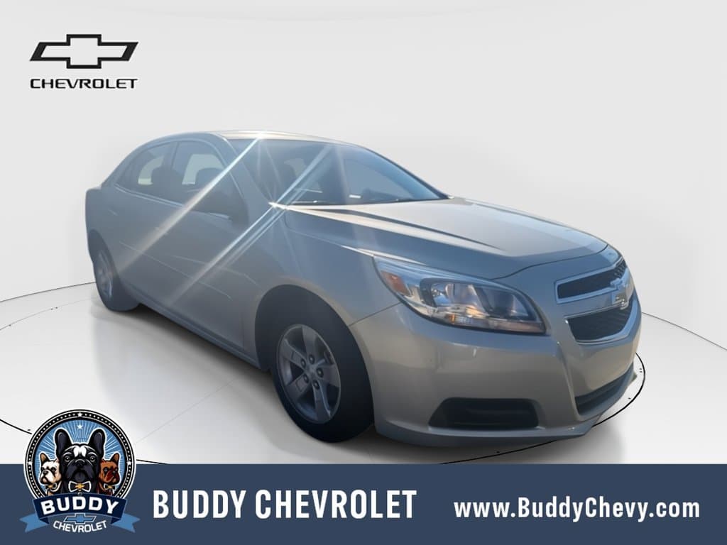 2013 Chevrolet Malibu LS — photo 1 of 2