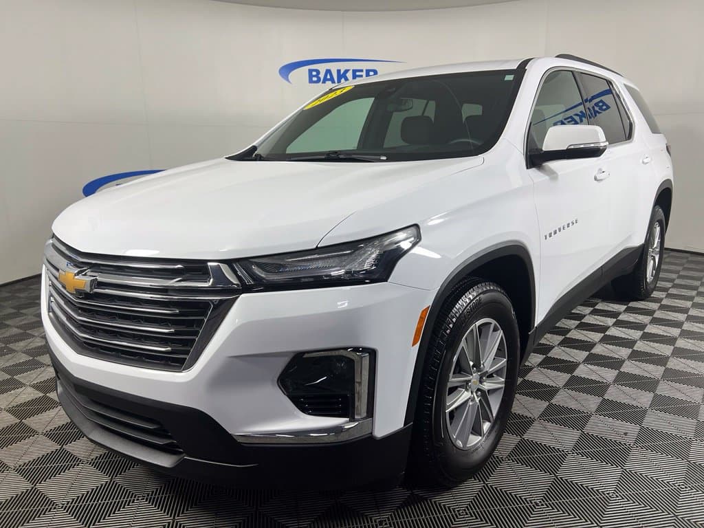 2023 Chevrolet Traverse LT Cloth — photo 1 of 36