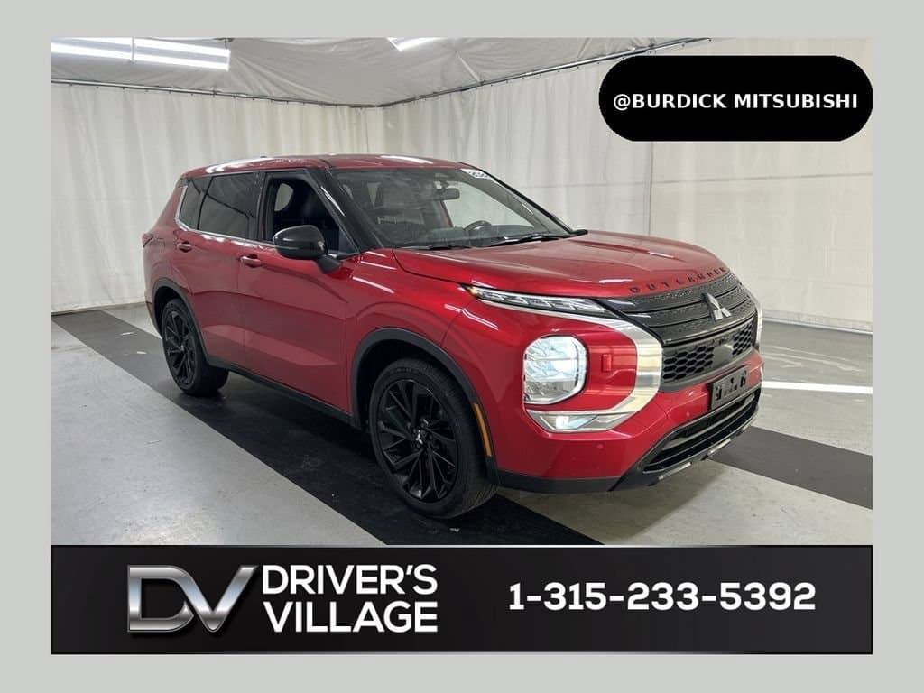 2022 Mitsubishi Outlander SE — photo 1 of 25