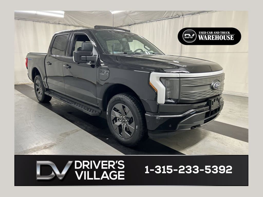 2022 Ford F-150 Lightning LARIAT — photo 1 of 25