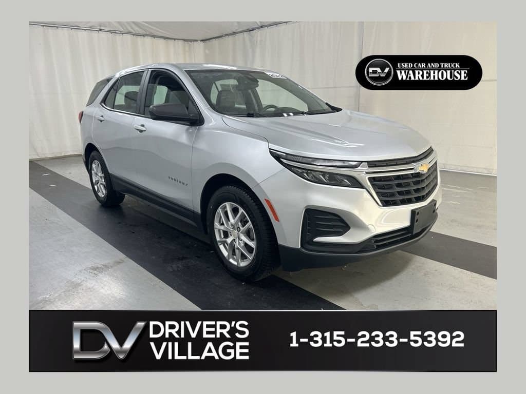 2022 Chevrolet Equinox LS — photo 1 of 23