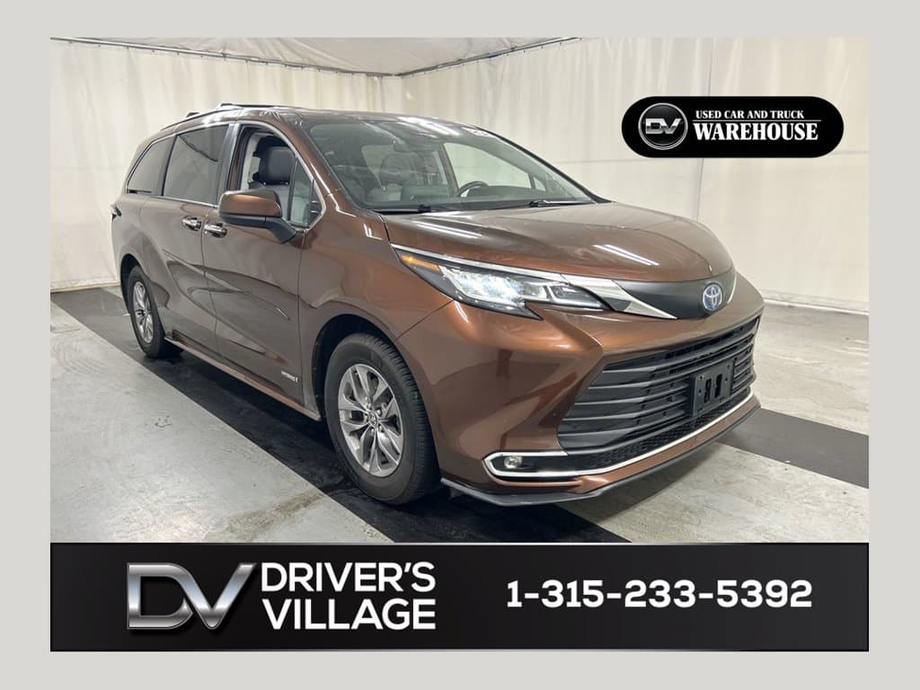 2021 Toyota Sienna XLE — photo 1 of 26