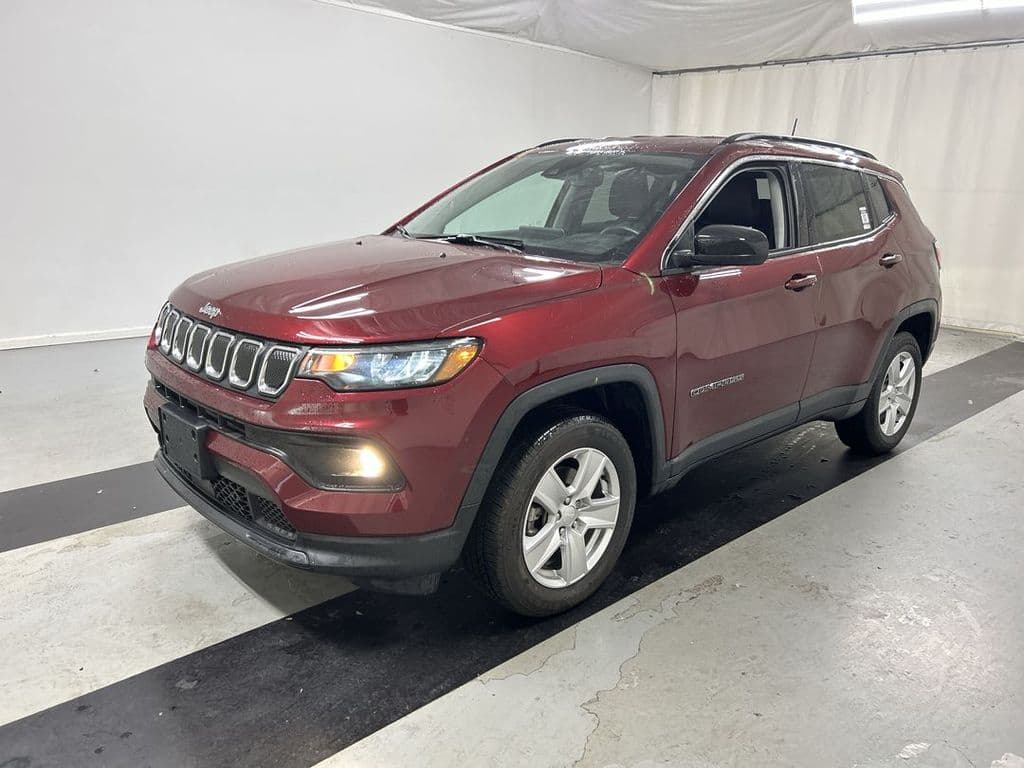 2022 Jeep Compass Latitude — photo 1 of 23