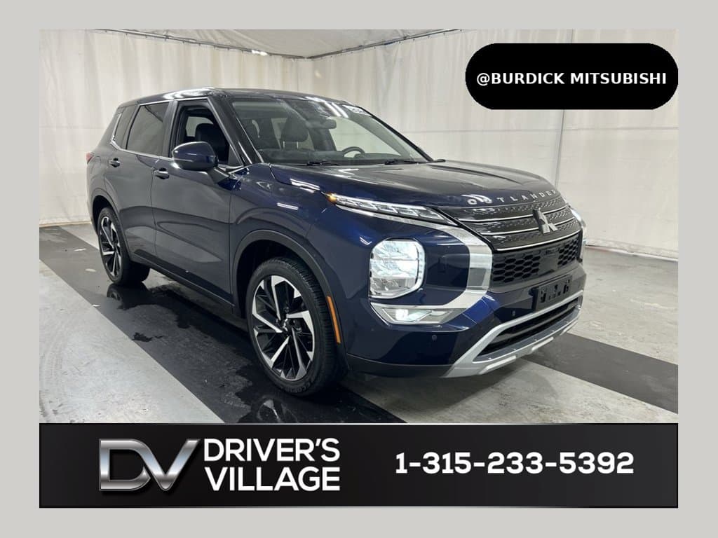 2024 Mitsubishi Outlander SE — photo 1 of 25