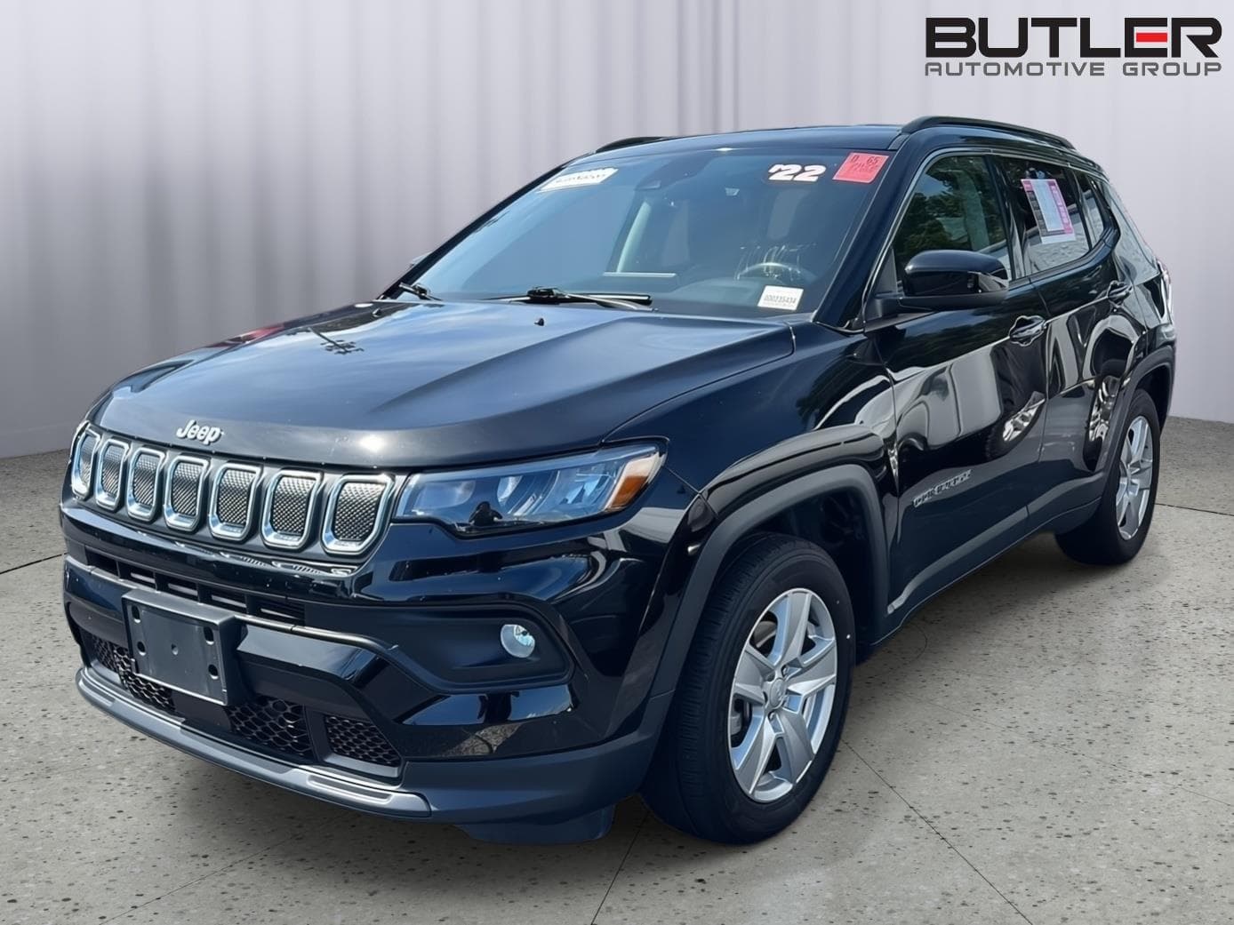 2022 Jeep Compass Latitude — photo 1 of 10