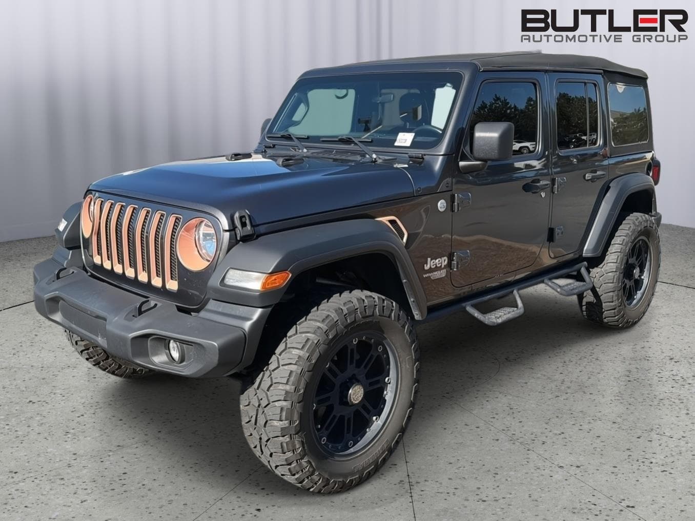 2018 Jeep Wrangler Unlimited Sport — photo 1 of 10