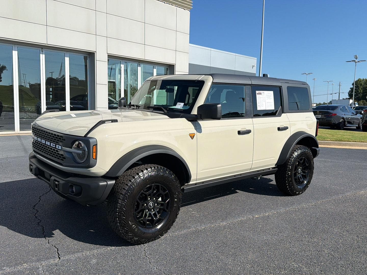2026 Ford Bronco Badlands — photo 1 of 43