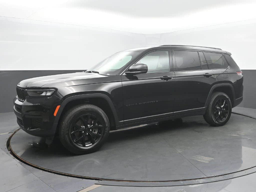 2025 Jeep Grand Cherokee L Altitude X — photo 1 of 69