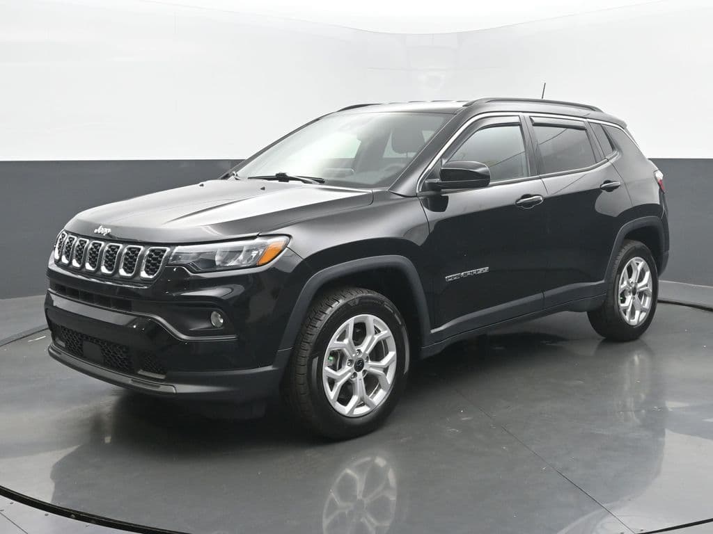 2025 Jeep Compass Latitude — photo 1 of 72