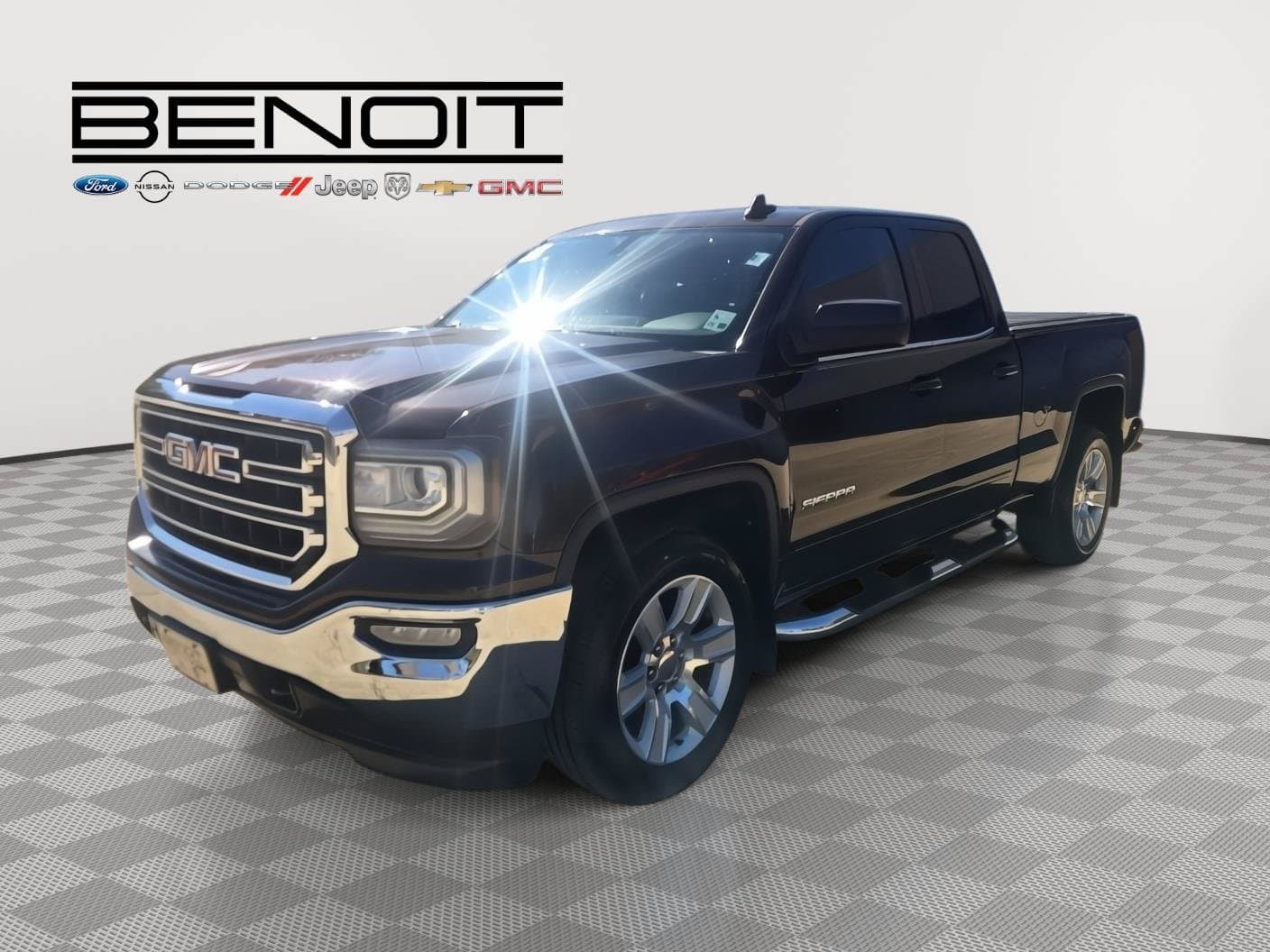 2016 GMC Sierra 1500 SLE — photo 1 of 21