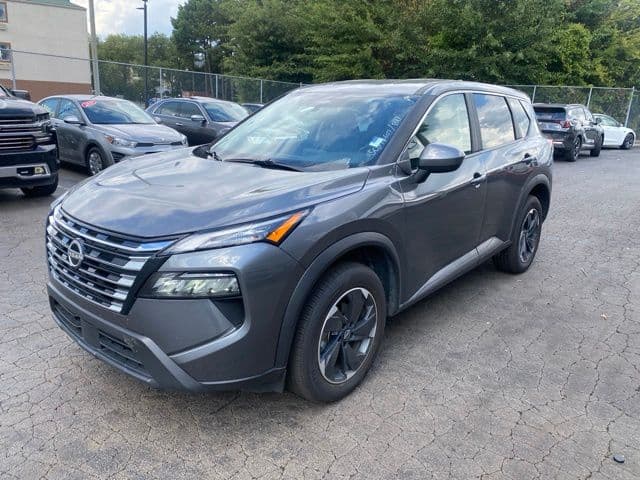 2025 Nissan Rogue SV — photo 1 of 16