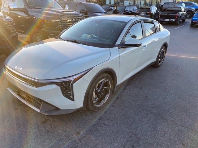 2025 Kia K4 EX — photo 1 of 2