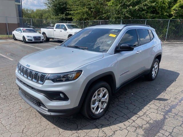 2025 Jeep Compass Latitude — photo 1 of 16
