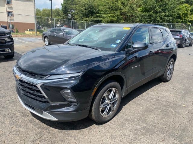 2025 Chevrolet Blazer LT — photo 1 of 16