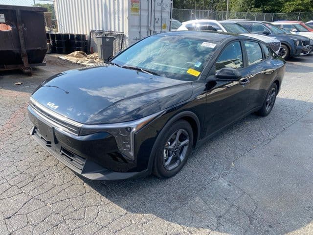 2026 Kia K4 LXS — photo 1 of 17