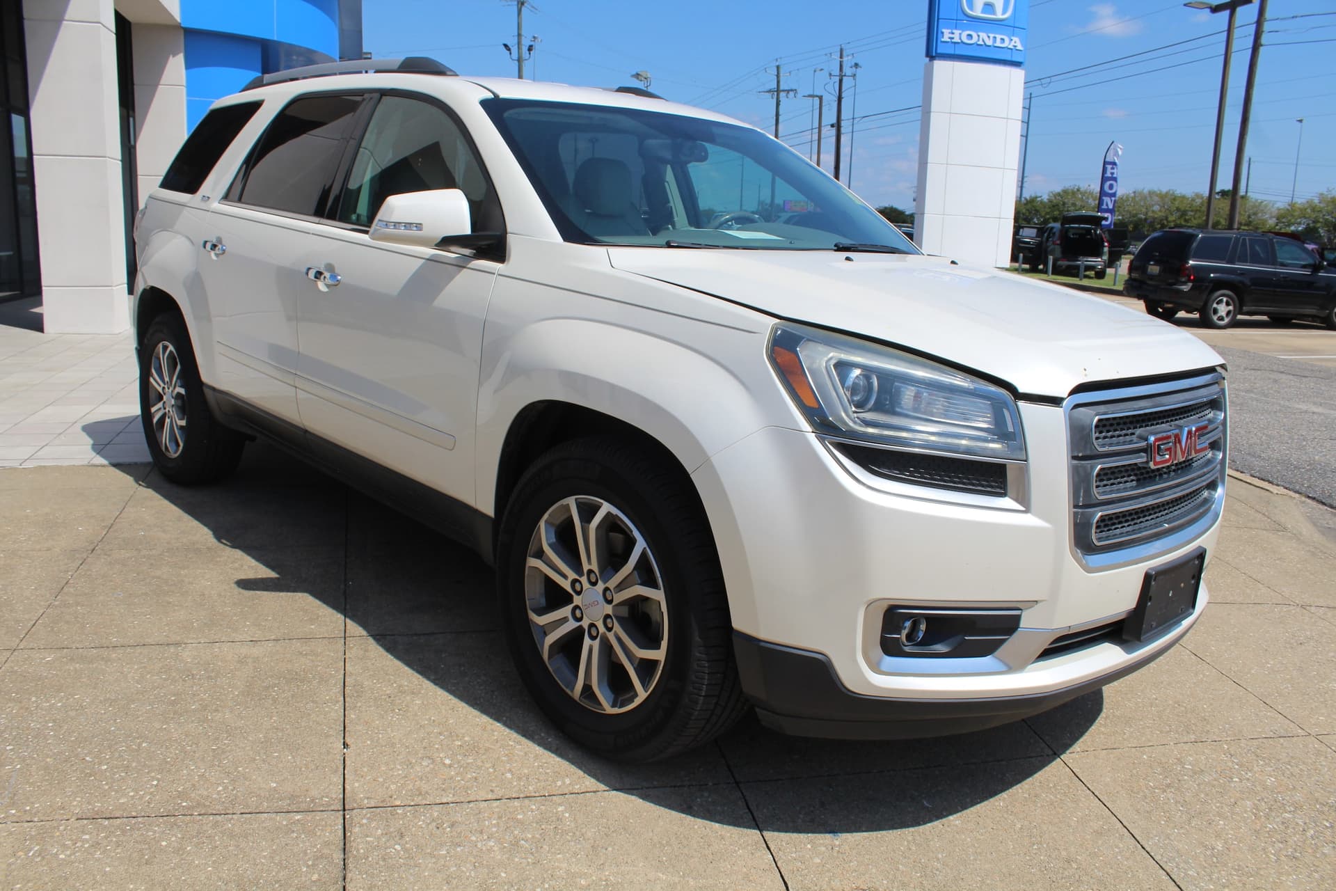 2015 GMC Acadia SLT — photo 1 of 5