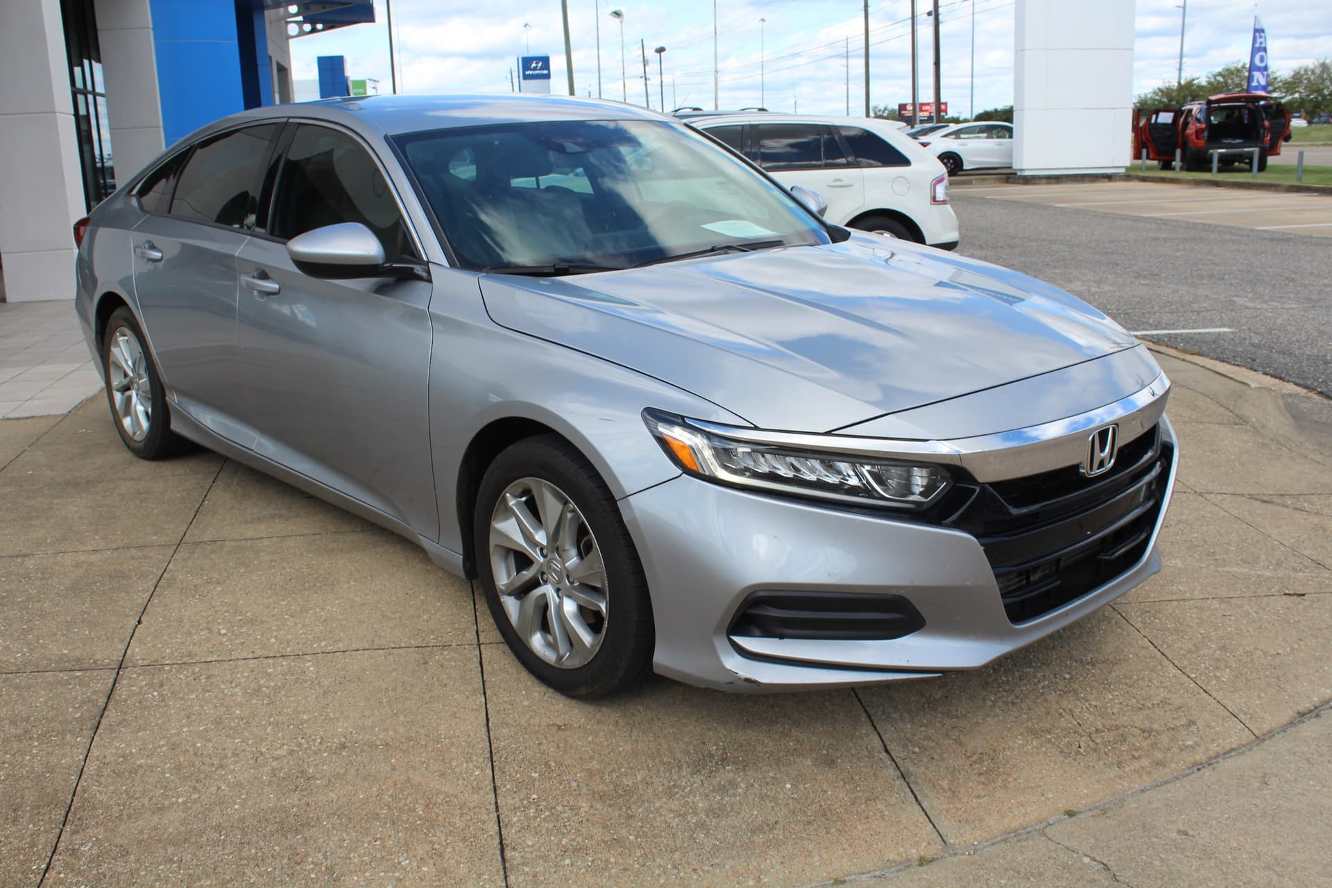 2019 Honda Accord Sedan Base — photo 1 of 5
