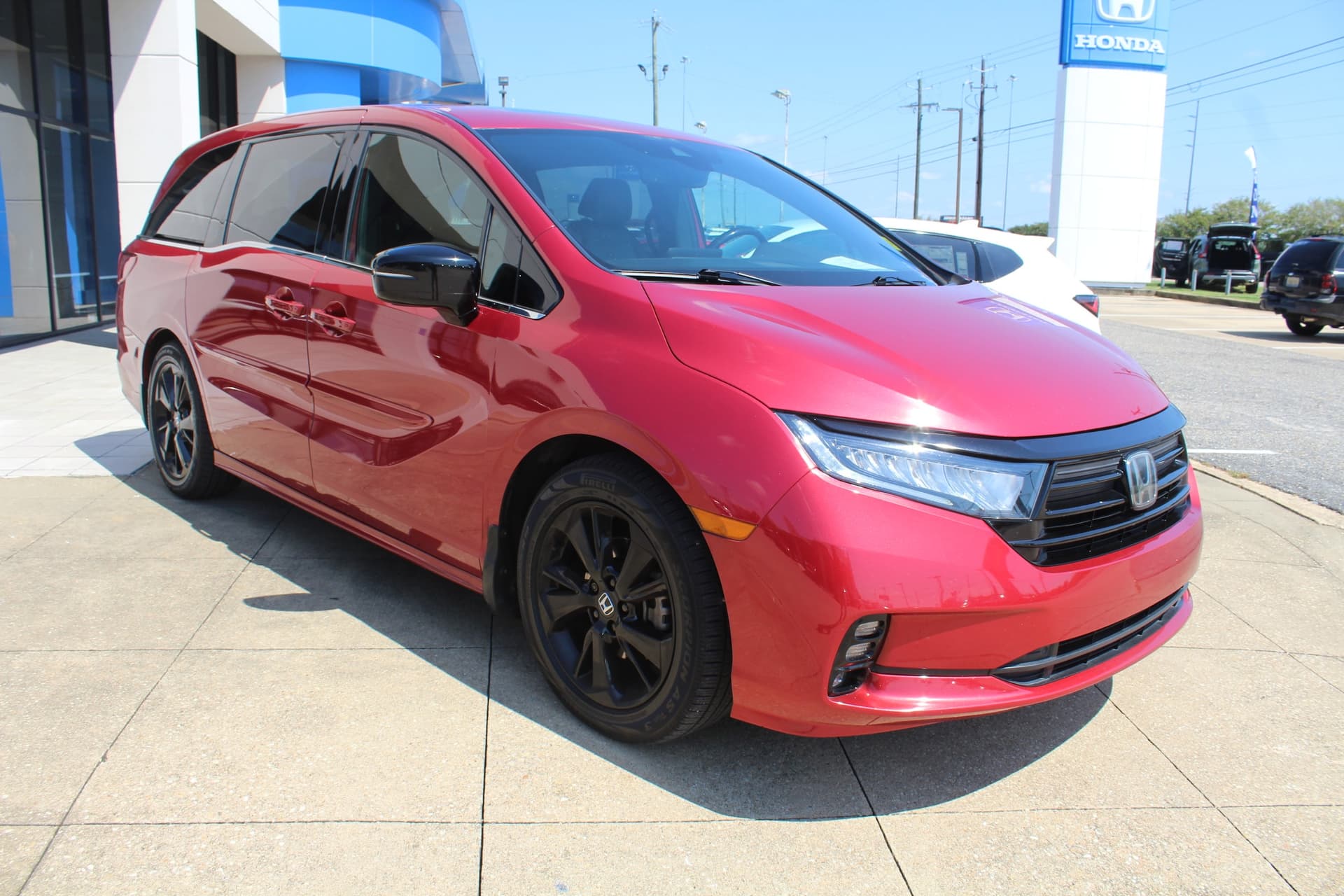 2023 Honda Odyssey Sport — photo 1 of 5