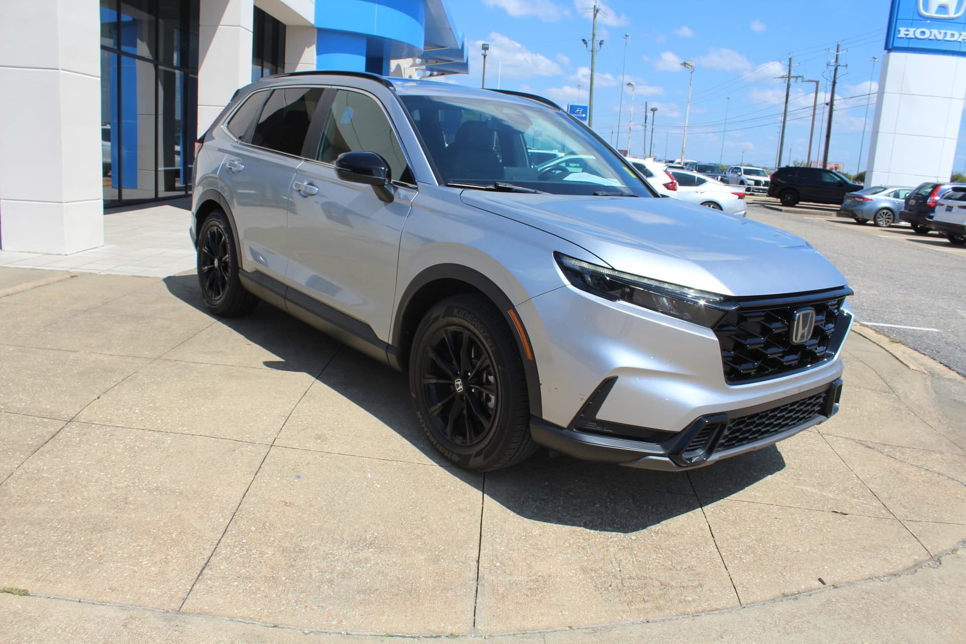 2025 Honda CR-V Hybrid Sport-L — photo 1 of 24