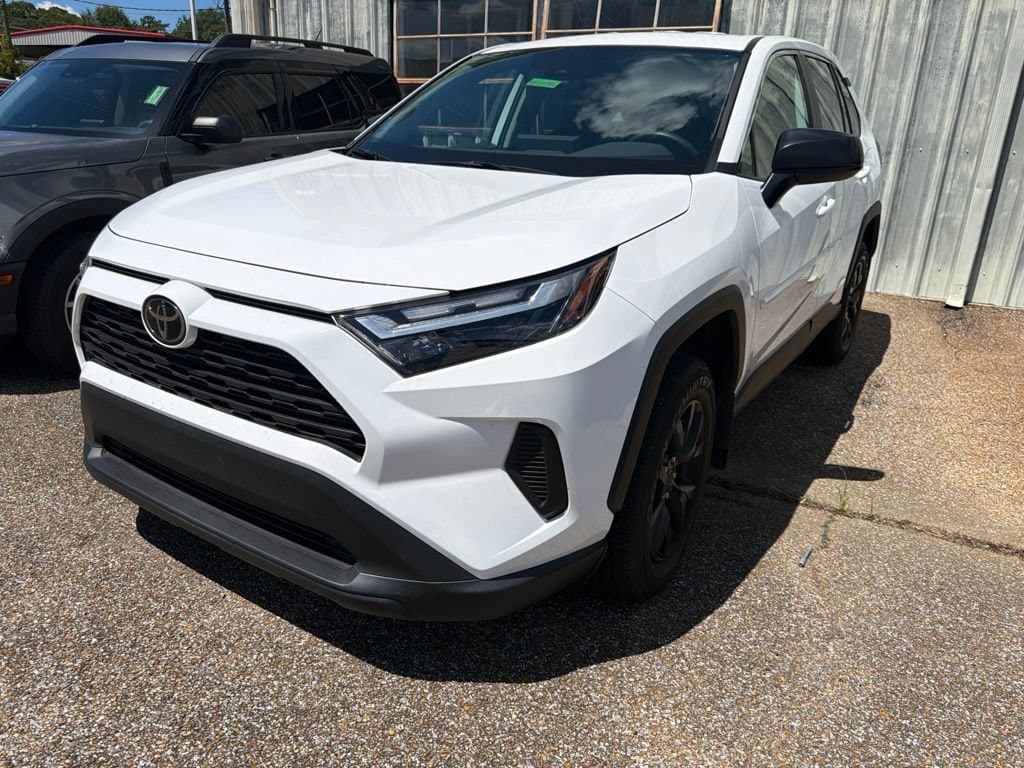 2023 Toyota RAV4 LE — photo 1 of 4