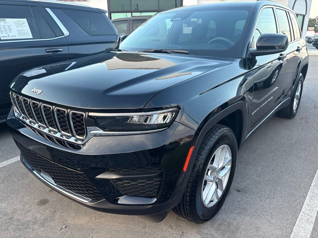 2025 Jeep Grand Cherokee Laredo X — photo 1 of 4