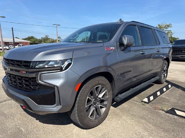 2022 Chevrolet Suburban Z71 — photo 1 of 3