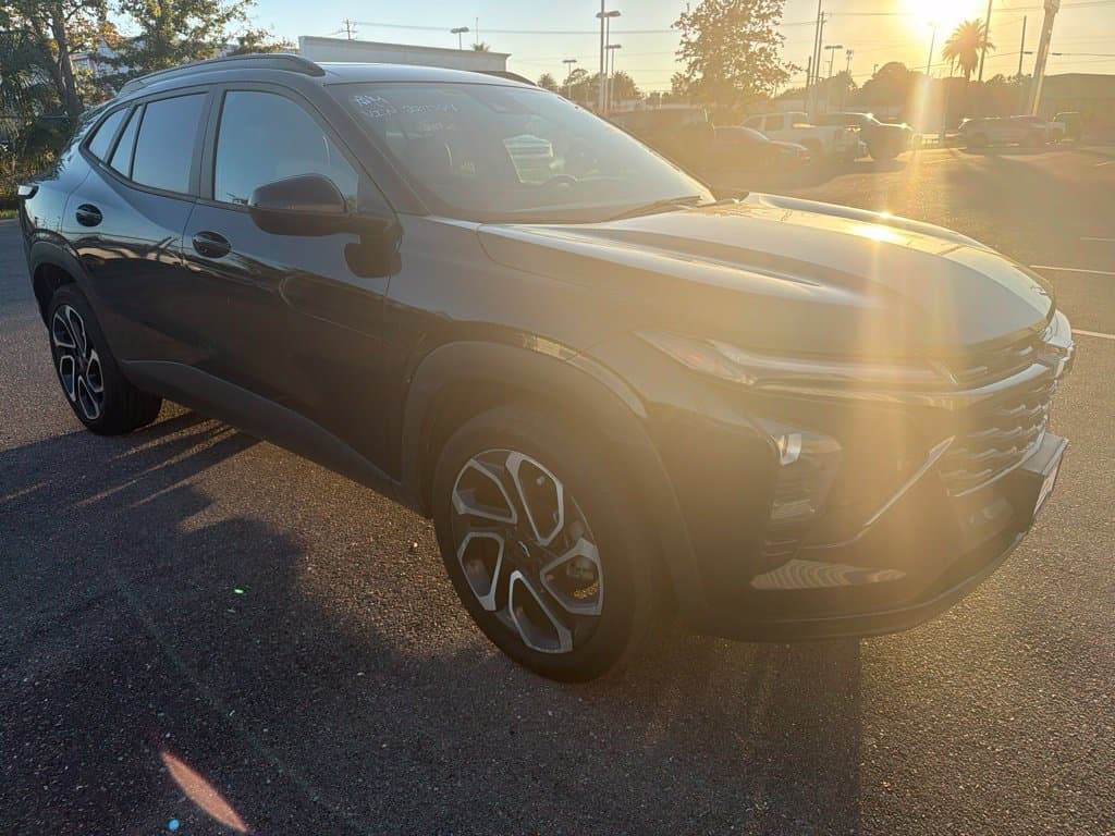 2024 Chevrolet Trax 2RS — photo 1 of 2