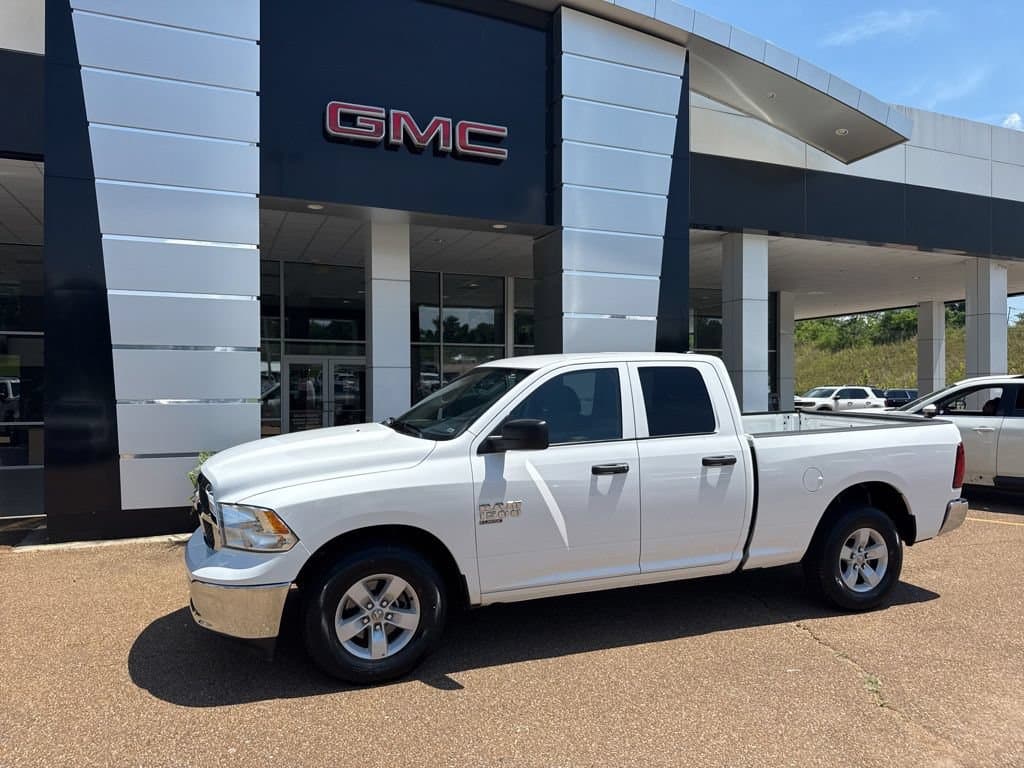 2024 RAM 1500 Classic SLT — photo 1 of 31
