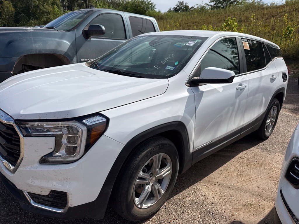 2024 GMC Terrain SLE — photo 1 of 7