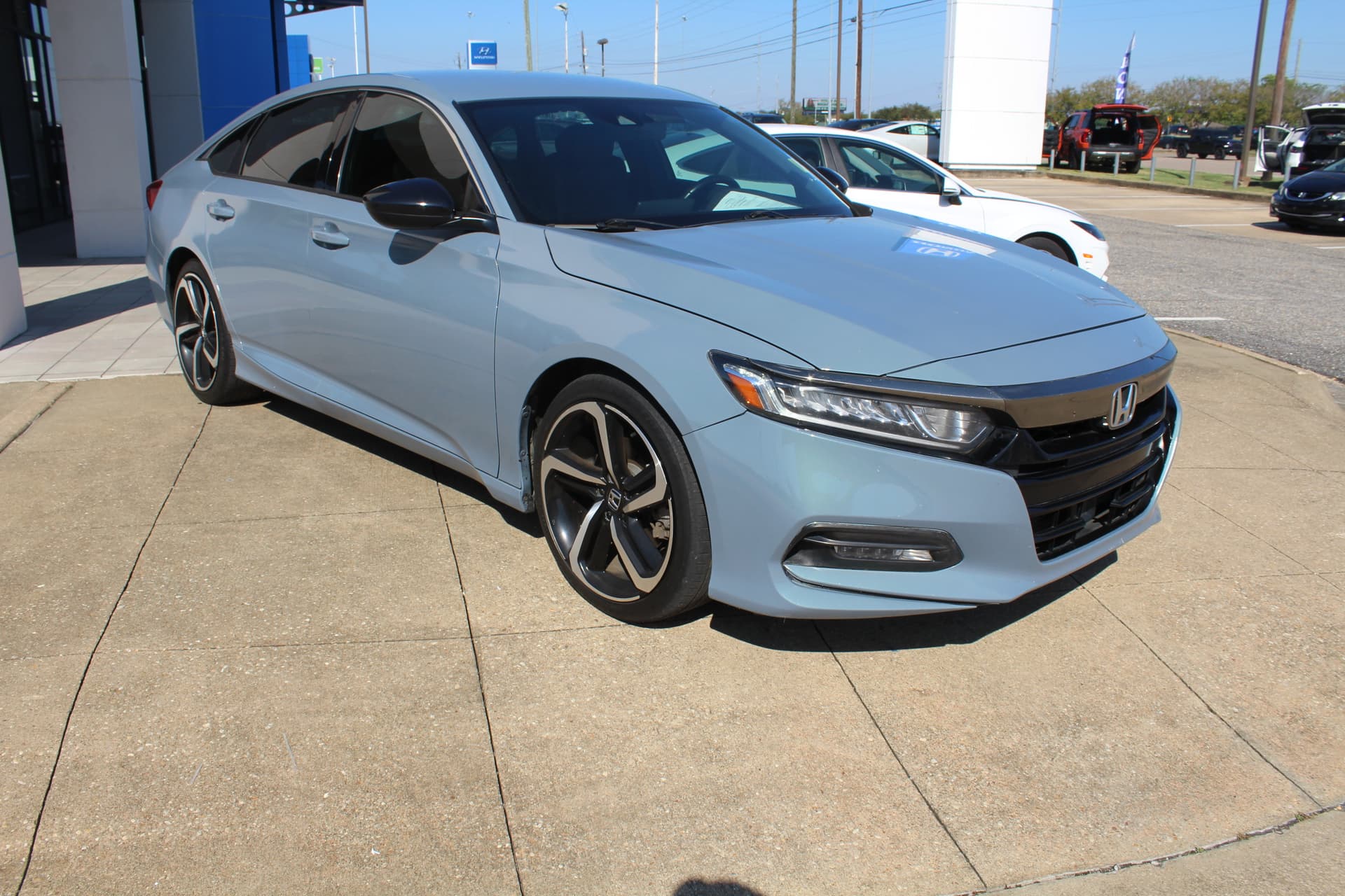 2019 Honda Accord Sedan Base — photo 1 of 5