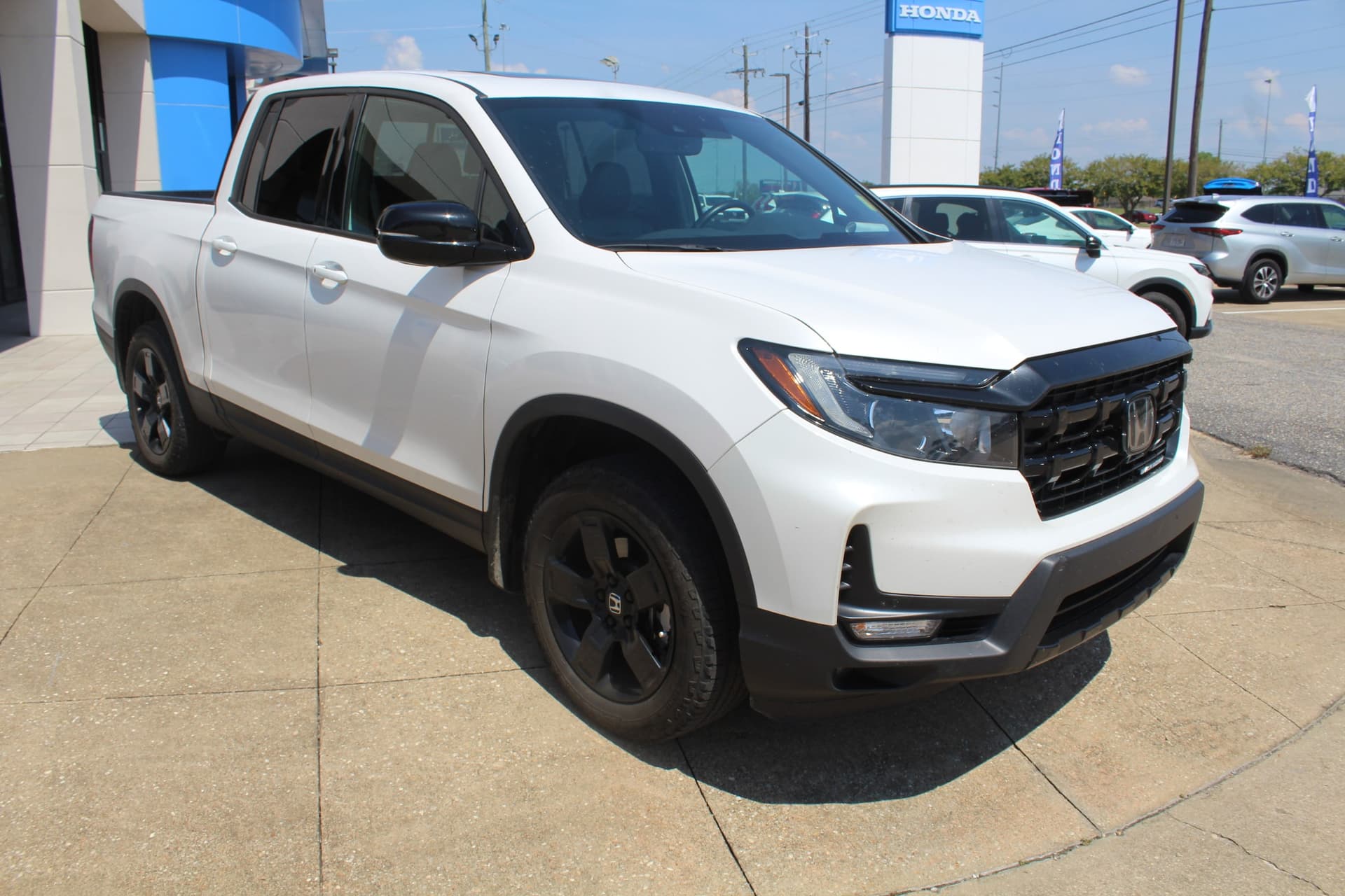 2024 Honda Ridgeline Black Edition — photo 1 of 5