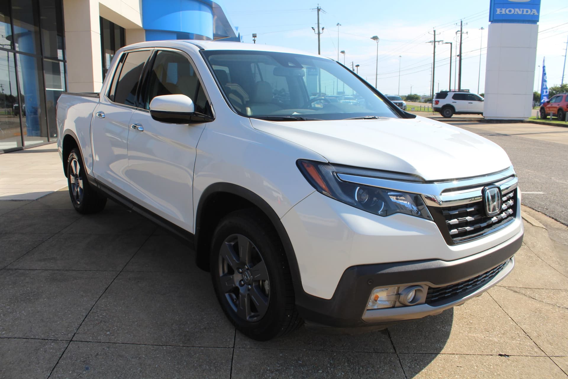 2020 Honda Ridgeline RTL-E — photo 1 of 25