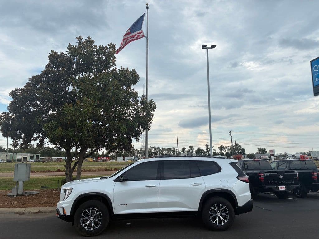 2025 GMC Acadia AWD AT4 — photo 1 of 23