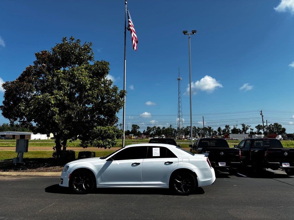 2021 Chrysler 300 S — photo 1 of 16