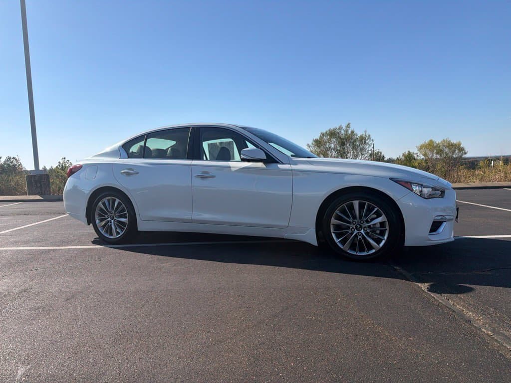2023 INFINITI Q50 LUXE — photo 1 of 30