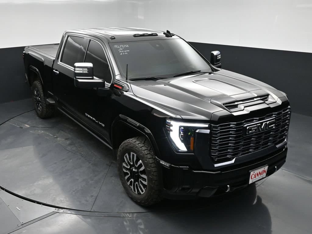 2024 GMC Sierra 2500HD Denali — photo 1 of 42