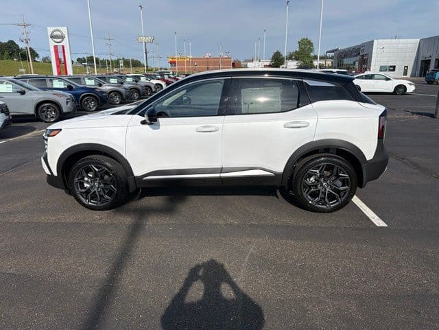 2026 Nissan Kicks SR — photo 1 of 24