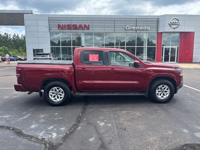 2024 Nissan Frontier SV — photo 1 of 23