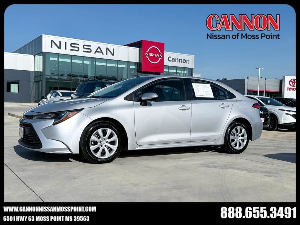 2024 Toyota Corolla LE — photo 1 of 32