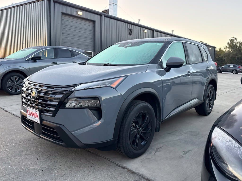 2026 Nissan Rogue SV — photo 1 of 4