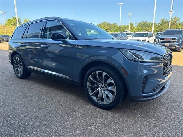 2026 Lincoln Aviator Premiere — photo 1 of 51